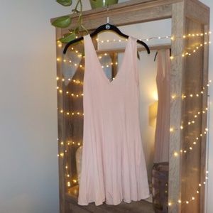 FOREVER 21 🌼 Light Pink Mini Skater V-Neck Dress